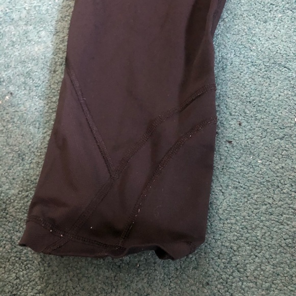Cropped Lululemon leggings ! - Picture 2 of 7